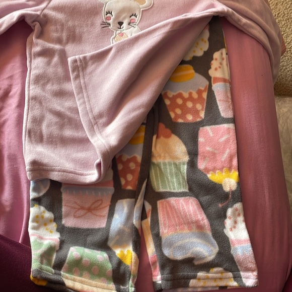 Carter’s 3T 3 piece set - Picture 2 of 3